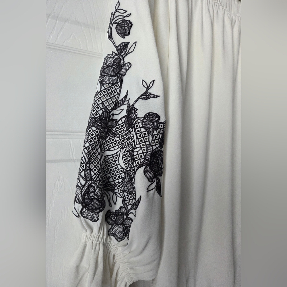 White House Black Market Off-Shoulder Top With Floral Embroidered Sleeves Size M - Picture 6 of 12